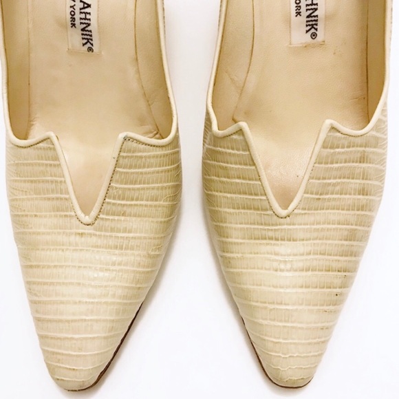 Vintage Manolo Blahnik Pumps - Picture 4 of 6